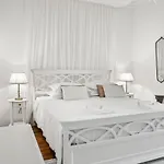 Villa Boutique Anna Varos *