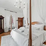 Villa Boutique Anna Varos *