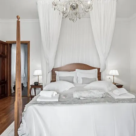 Boutique Anna Varos Villa