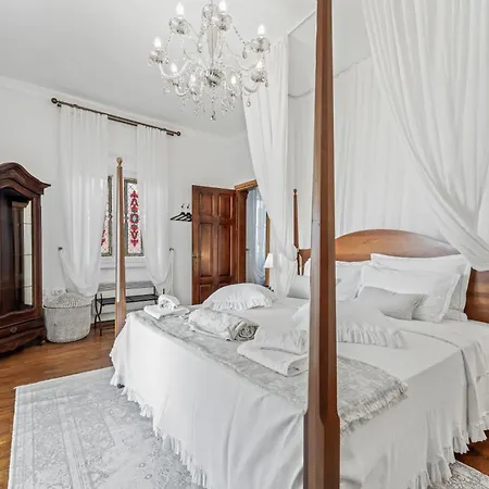 Villa Boutique Anna Varos *