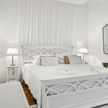 Villa Boutique Anna Varos *