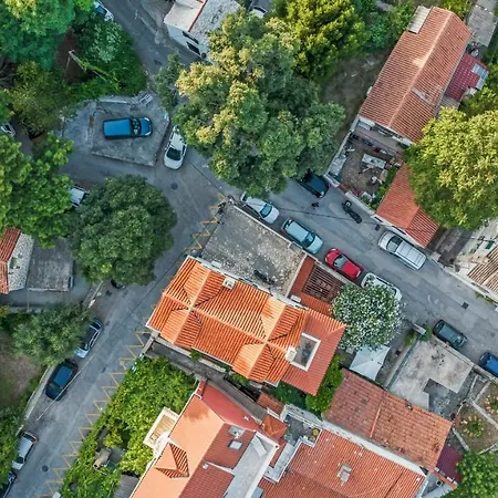 Boutique Anna Varos *