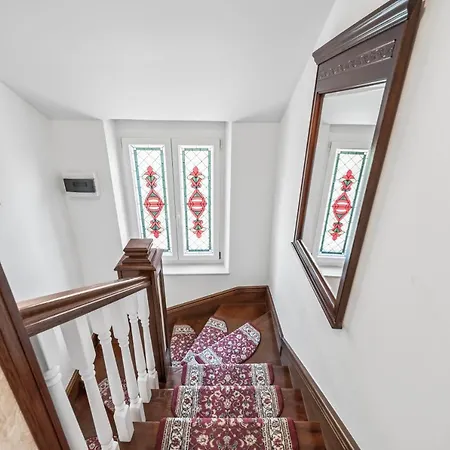 Villa Boutique Anna Varos *