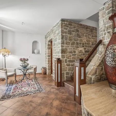 Boutique Anna Varos Villa Split