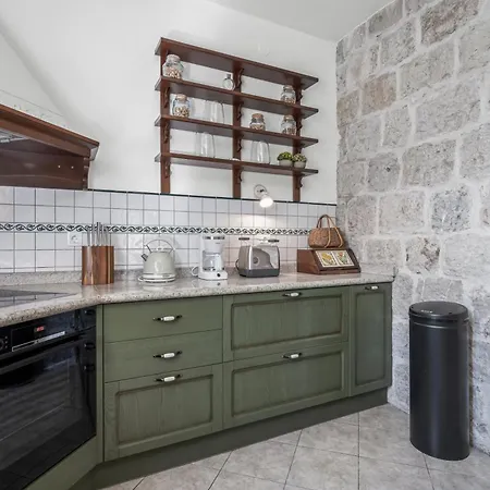 Boutique Anna Varos * Split