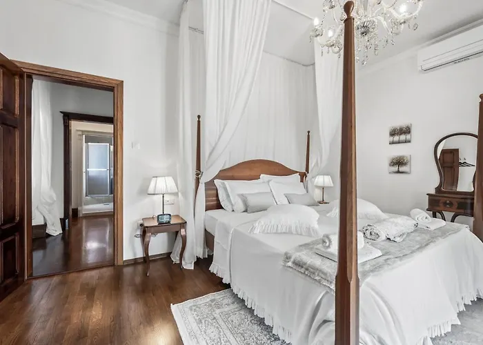 Boutique Anna Varos Σπλιτ