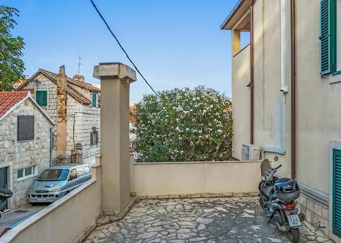 Βίλα Boutique Anna Varos Σπλιτ