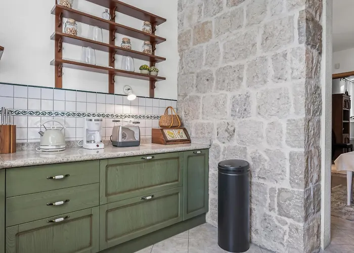 Villa Boutique Anna Varos *