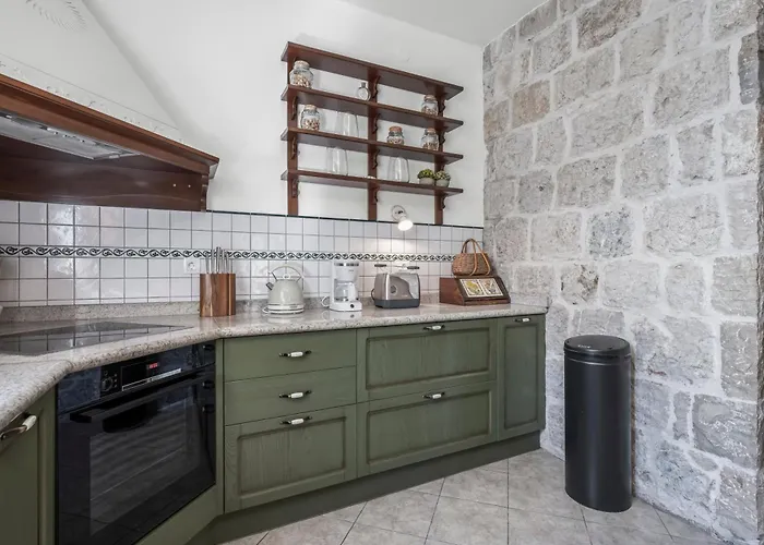 Boutique Anna Varos * Split