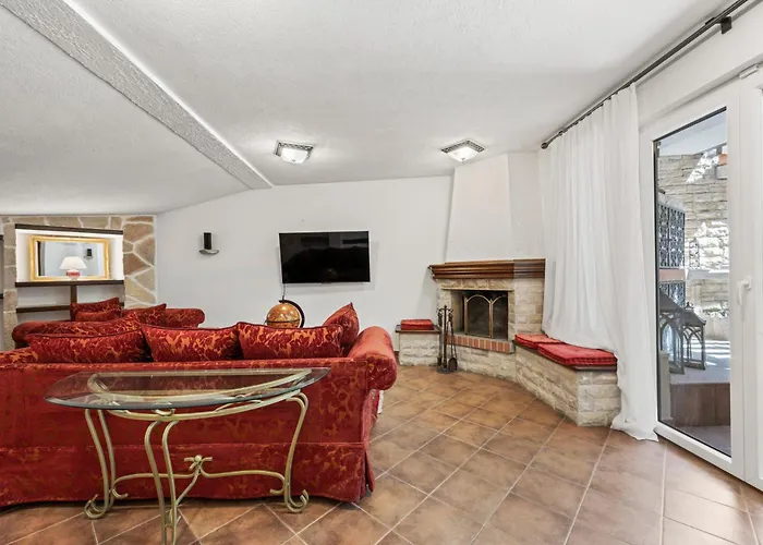 Boutique Anna Varos Villa