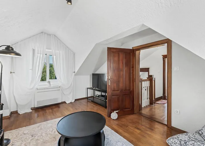 Villa Boutique Anna Varos *